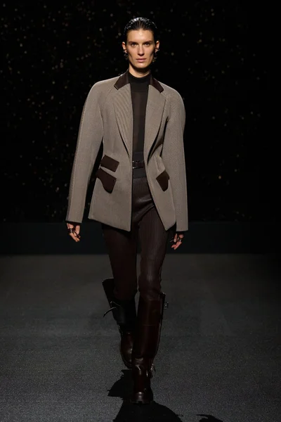 Look 30